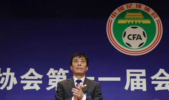 大方认爱卡哥：是的，我们订婚了 锦绣开年！