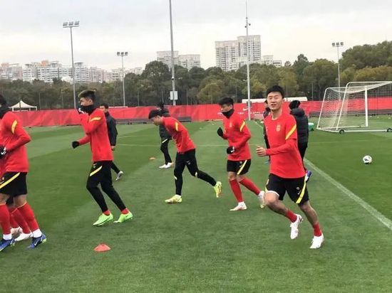 CCTV6 VIP影院 全部 电影 电视剧 影人 视频 图片 新闻 更新时间 所有 1小时内 今日内 1周内 1个月内 从资讯频道搜索 结果 193722 条 饶晓志《无名之辈3》立项 义乌商贩在泰国遭绑架 2024-12-13 12月12日，据国家电影局关于2024年11月上全国电影剧本（梗概）备案、立项公示的通知，饶晓志电影《无名之辈3》立项，备案单位：英皇（北京）影视文化传媒有限公司、深圳市一怡以艺文化传媒有限公司、英 《无名之辈》领衔3月11日1905APP12部大片连播 2022-03-11 3月11日是赵丽蓉老师诞辰，曲艺演员跨界电影作品展播，共同致敬表演艺术家！