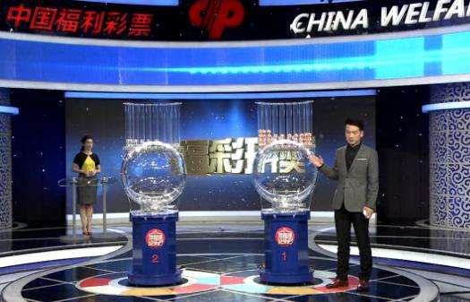 青山：国歌代表什么，代表一个国家和民族的尊严、民族的自信和民族的魂。